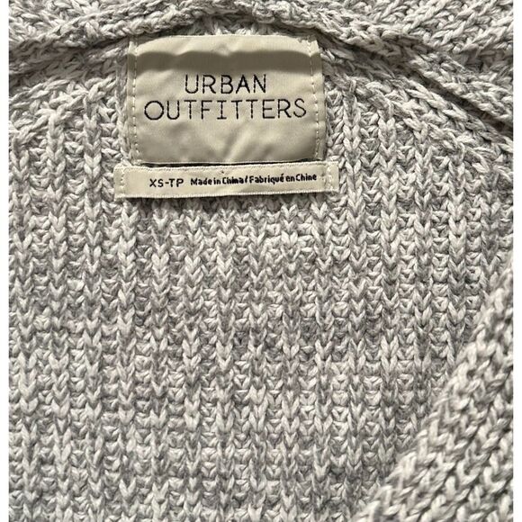 Urban Outfitters Oversized V-Neck Pullover - Picture 5 of 7